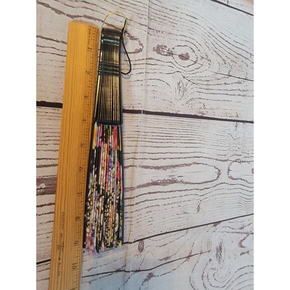 Beautiful Floral Gold Accents Black Lace Womens Fan Vintage Collectible - Picture 7 of 7